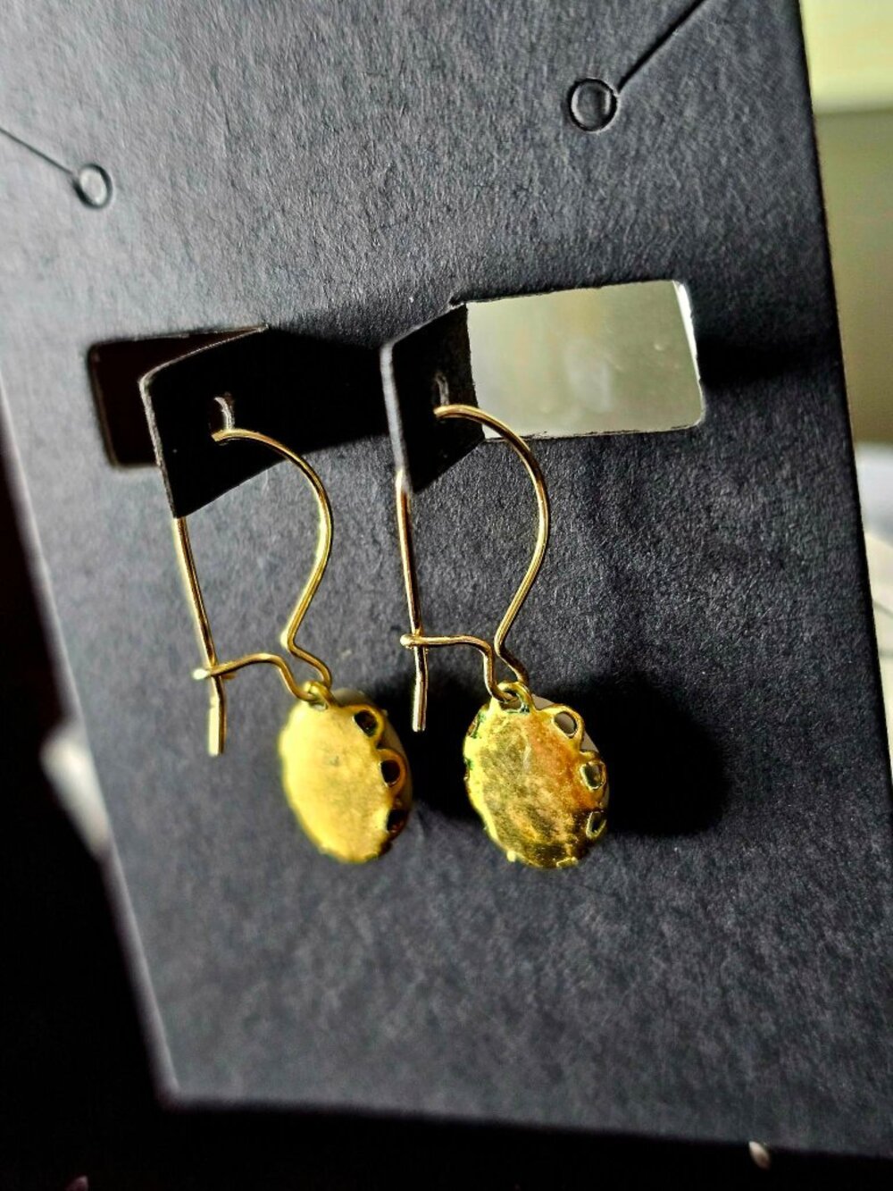 Vintage Lily of the Valley Cameo Earrings - Picture 2 of 3
